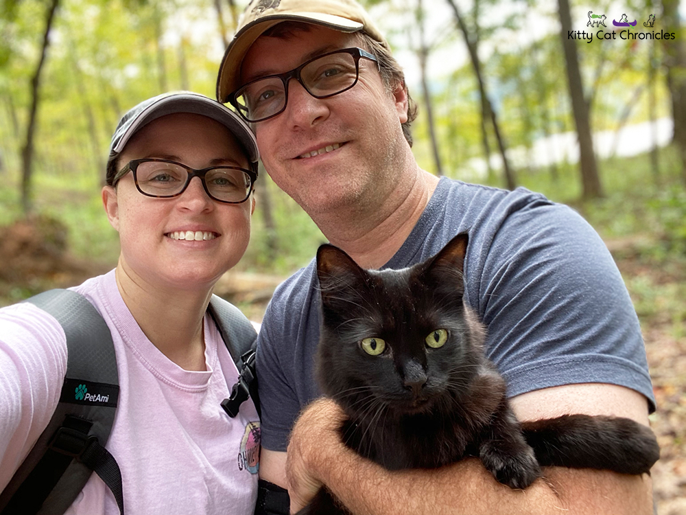family photo with cat at Sprewell Bluff Park
